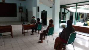 PENYALURAN BANSOS DI KALURAHAN SUMBERRAHAYU BERJALAN LANCAR