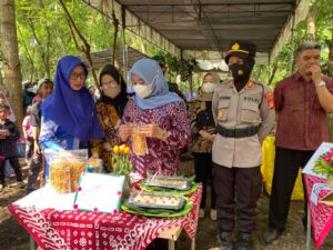 GEBYAR KELOMPOK WANI TANI (KWT) MOYUDAN-MINGGIR Di KALURAHAN SUMBERRAHAYU
